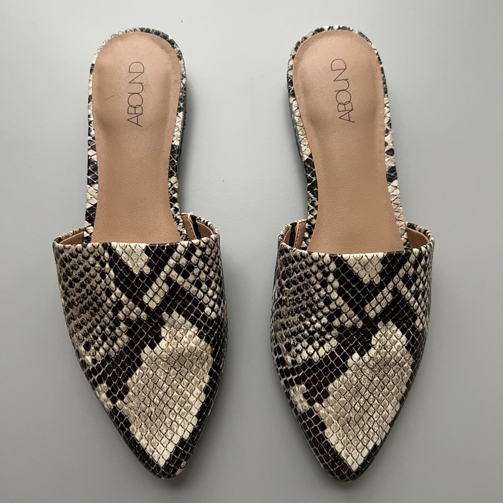 Open back moccasin - Picture 2 of 3